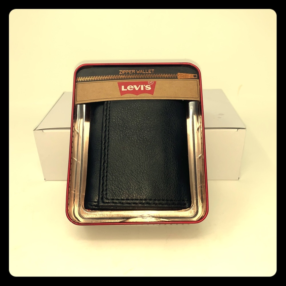 Levi’s zipper wallet black
